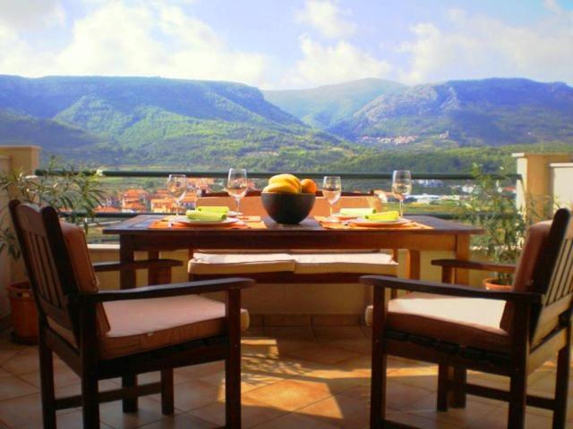 Apartments Belic With Pool เยลซา ภายนอก รูปภาพ