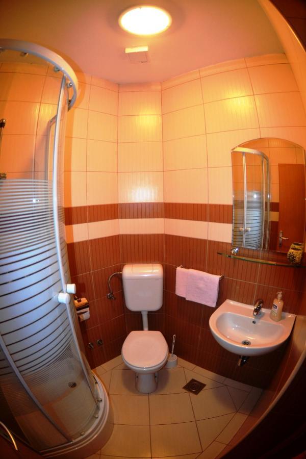 Apartments Belic With Pool เยลซา ภายนอก รูปภาพ