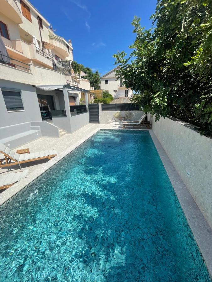 Apartments Belic With Pool เยลซา ภายนอก รูปภาพ
