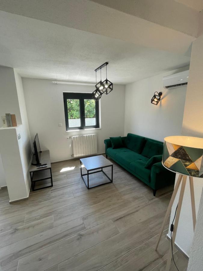 Apartments Belic With Pool เยลซา ภายนอก รูปภาพ