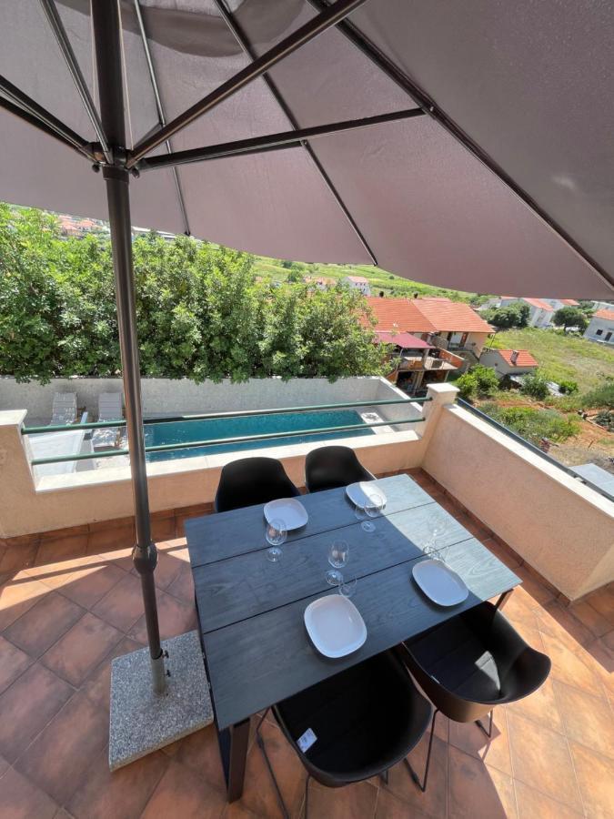 Apartments Belic With Pool เยลซา ภายนอก รูปภาพ