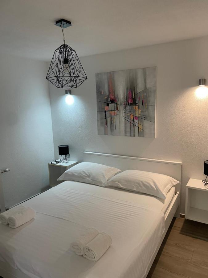 Apartments Belic With Pool เยลซา ภายนอก รูปภาพ