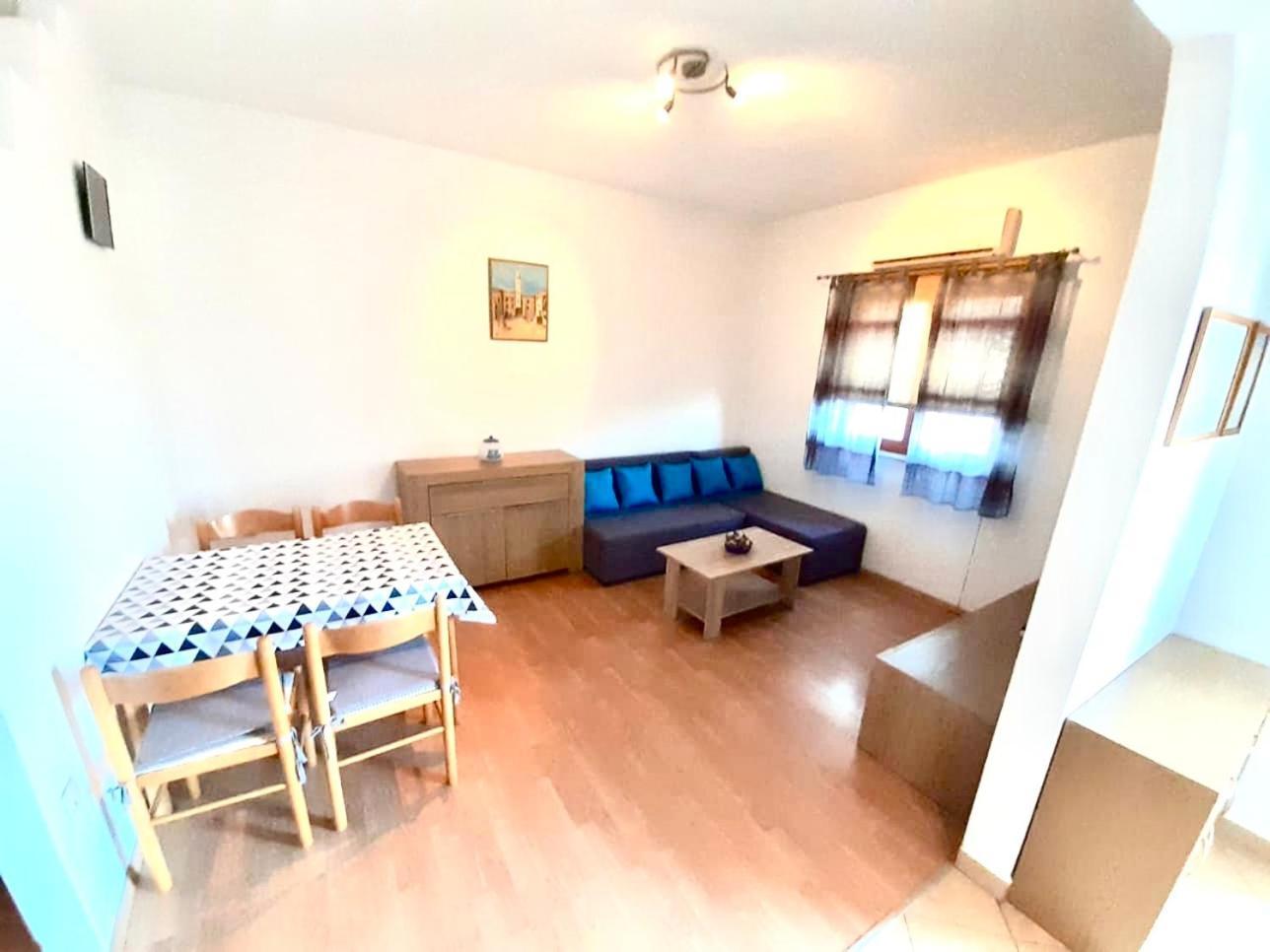 Apartments Belic With Pool เยลซา ภายนอก รูปภาพ