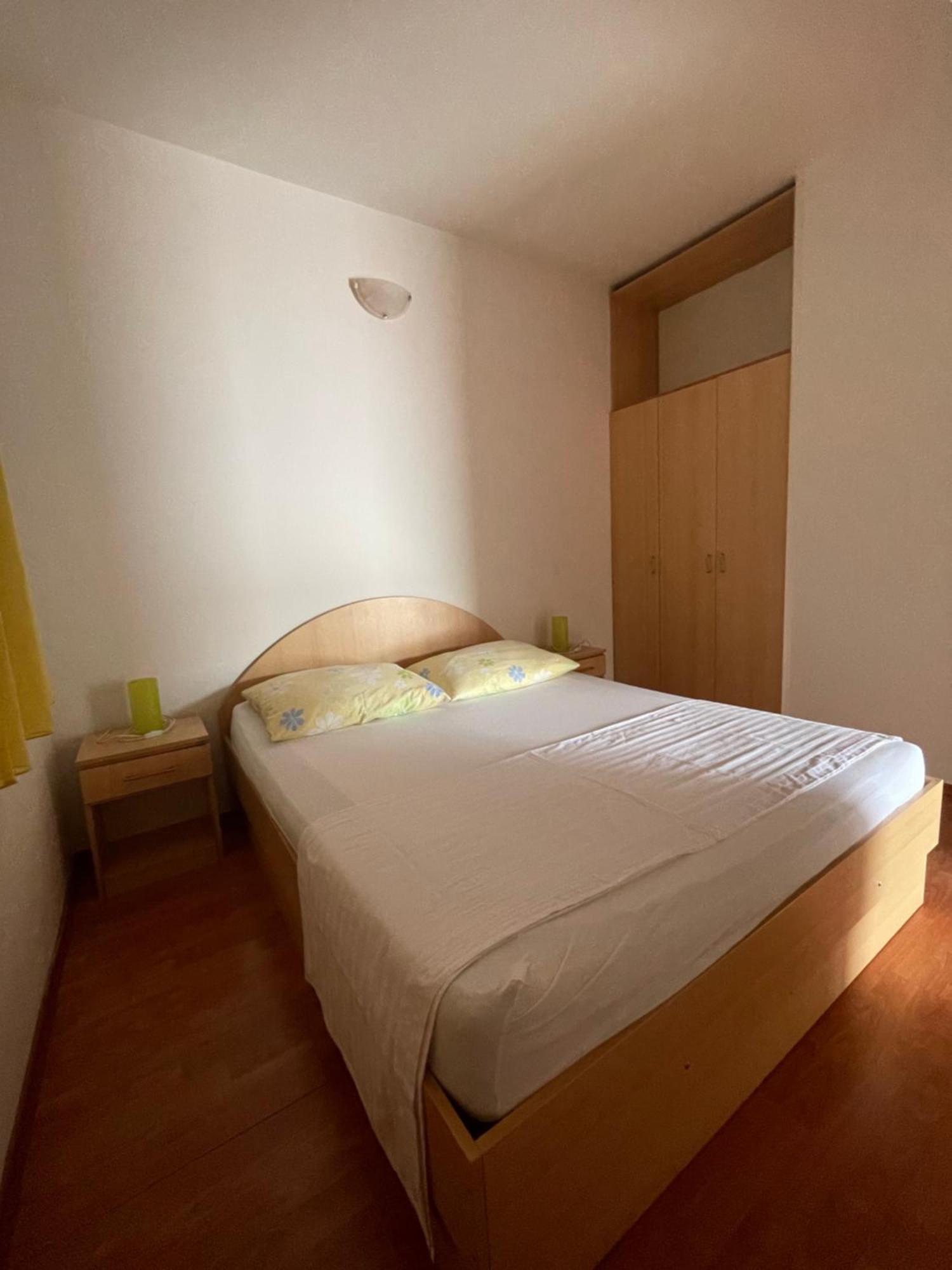 Apartments Belic With Pool เยลซา ภายนอก รูปภาพ